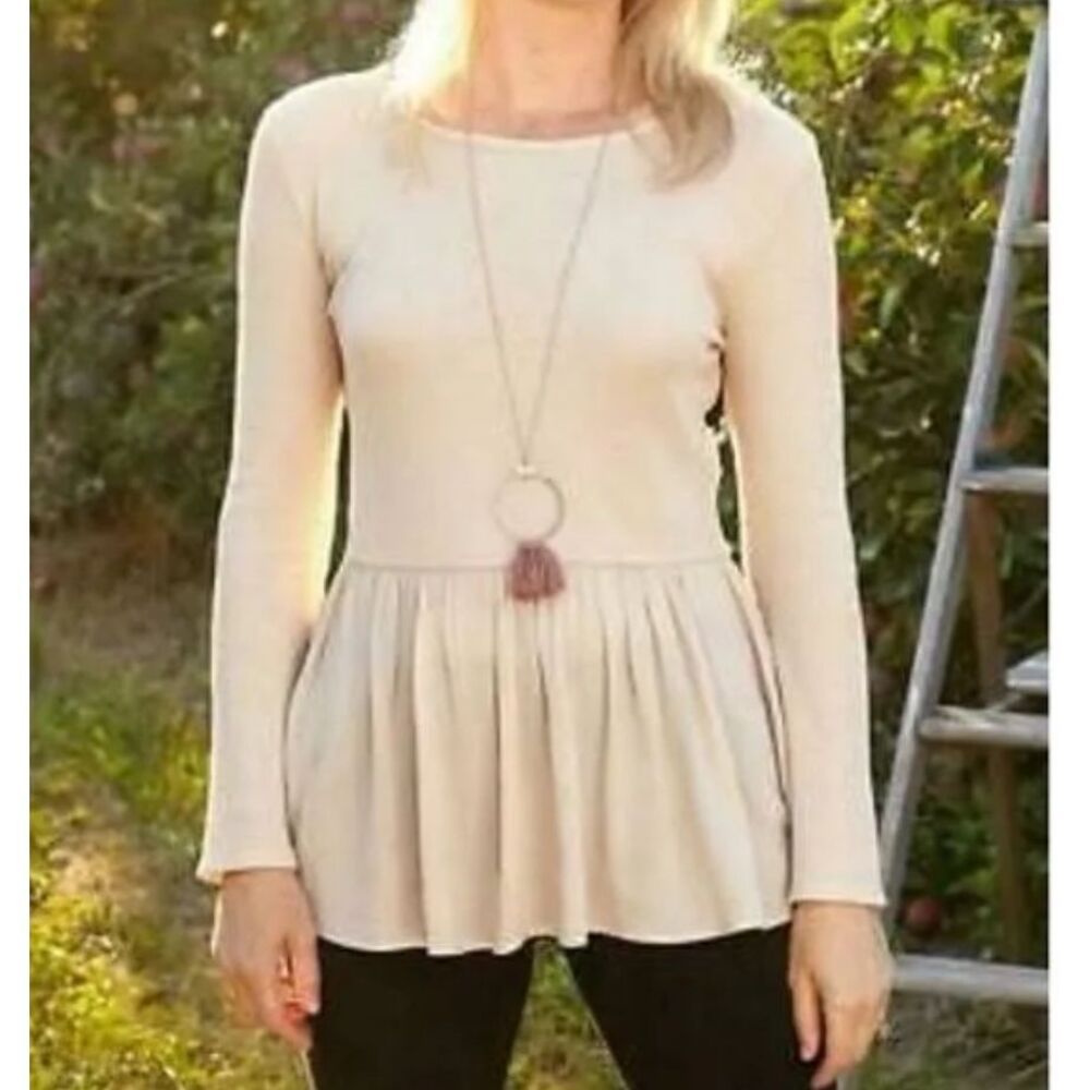 Matilda Jane Oh So Nice, Oatmeal‎ Colored Ribbed Top size Medium